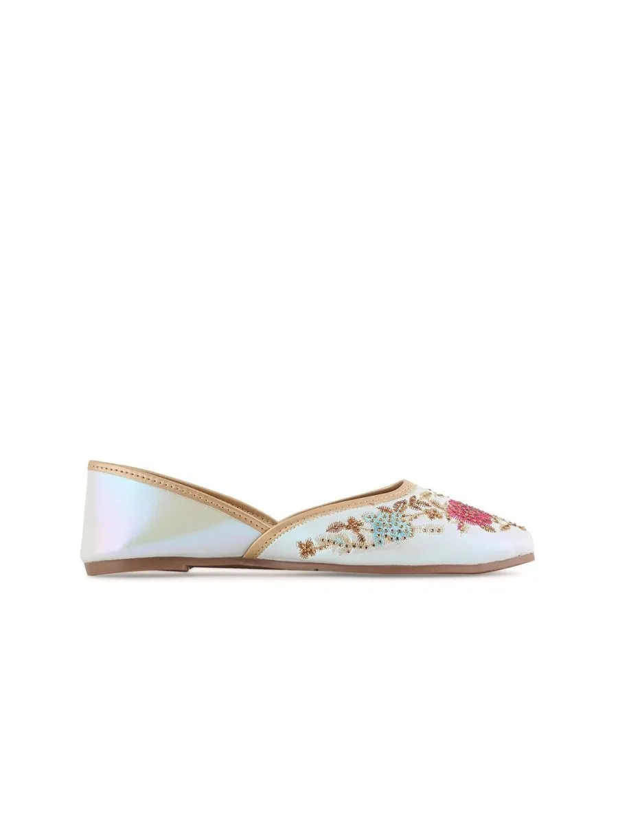 Anouk Women Embellished Mojaris Flats